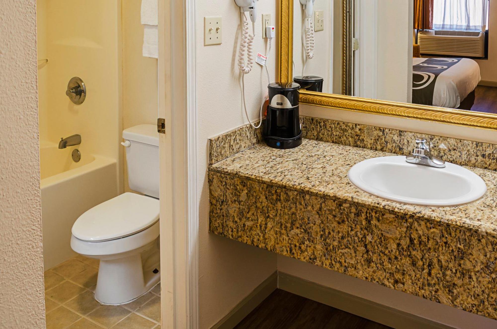Quality Inn Biloxi Beach מראה חיצוני תמונה